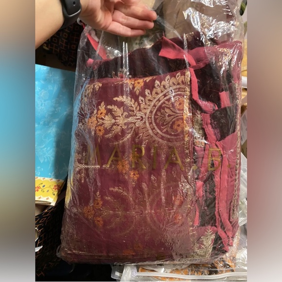 NWOT Authentic Maria B Unstitched Mbroidered Velvet Suit - Picture 6 of 7